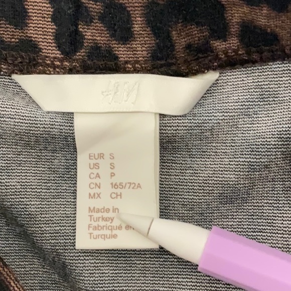 H&M | Leopard Print Pencil Skirt | Size S |Reversible | MIDI | Stretchy - Picture 4 of 4